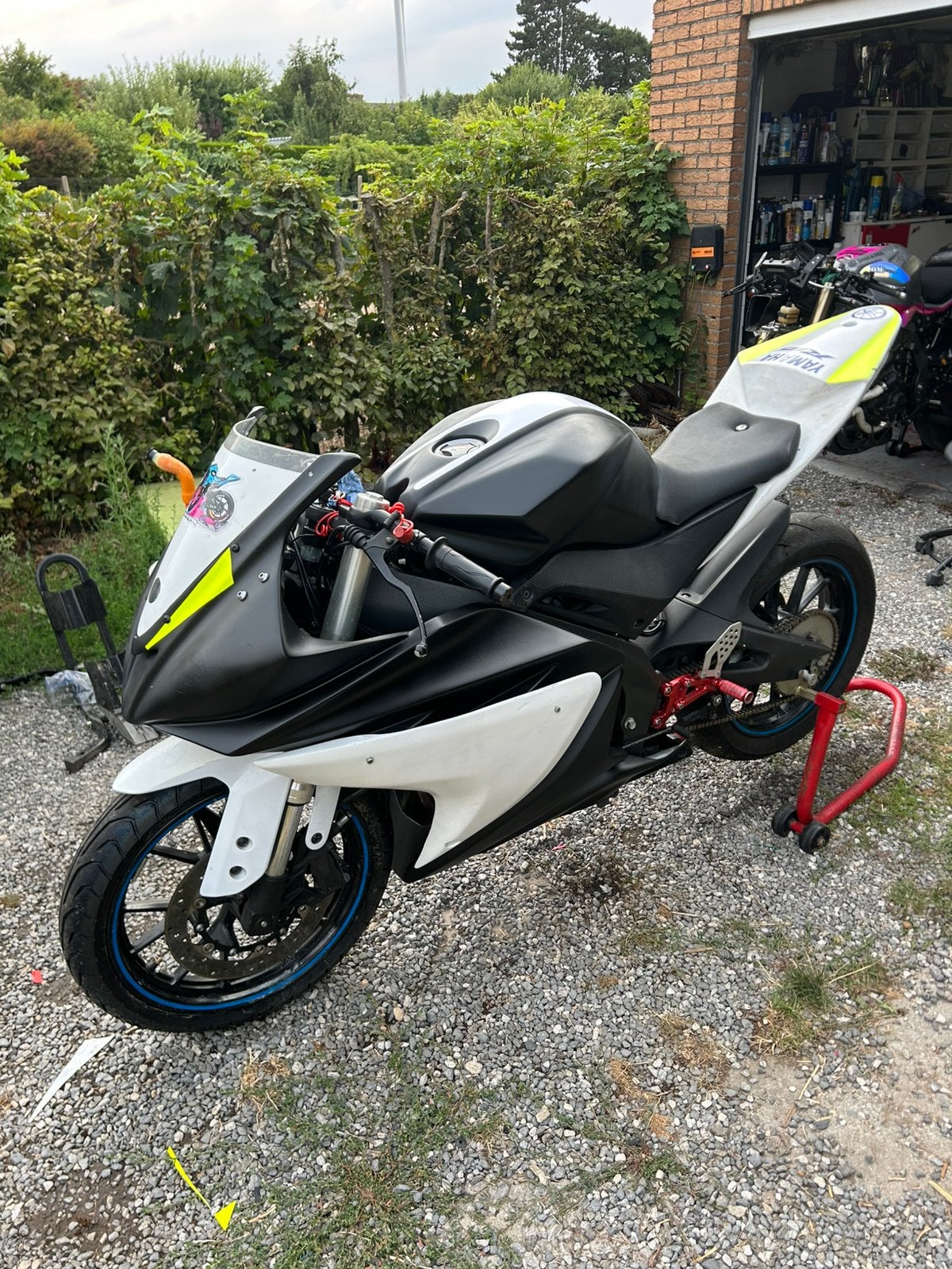 Yamaha YZF R125, Motoren, Particulier
