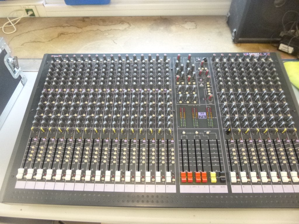 Spirit LX 7 mengtafel, Muziek en Instrumenten, Ophalen, Gebruikt, 20 kanalen of meer, Microfooningang
