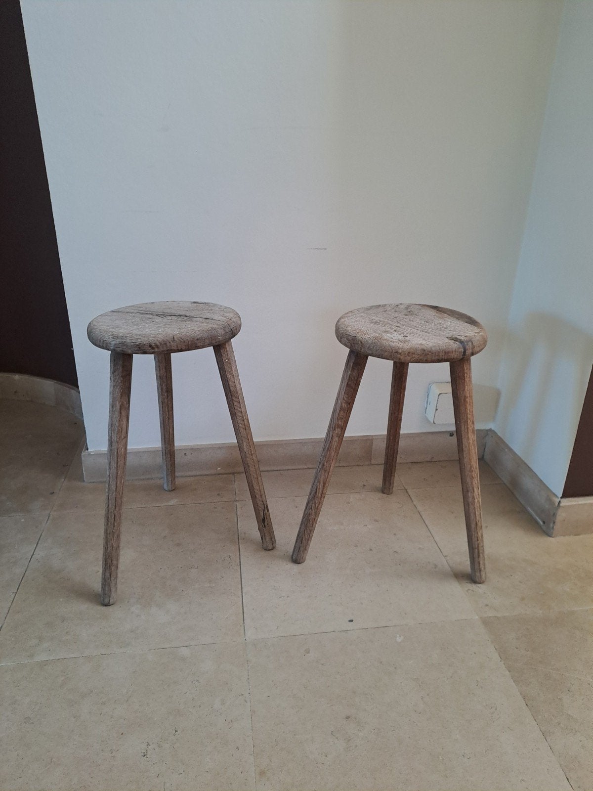 2 houten krukjes, Ophalen