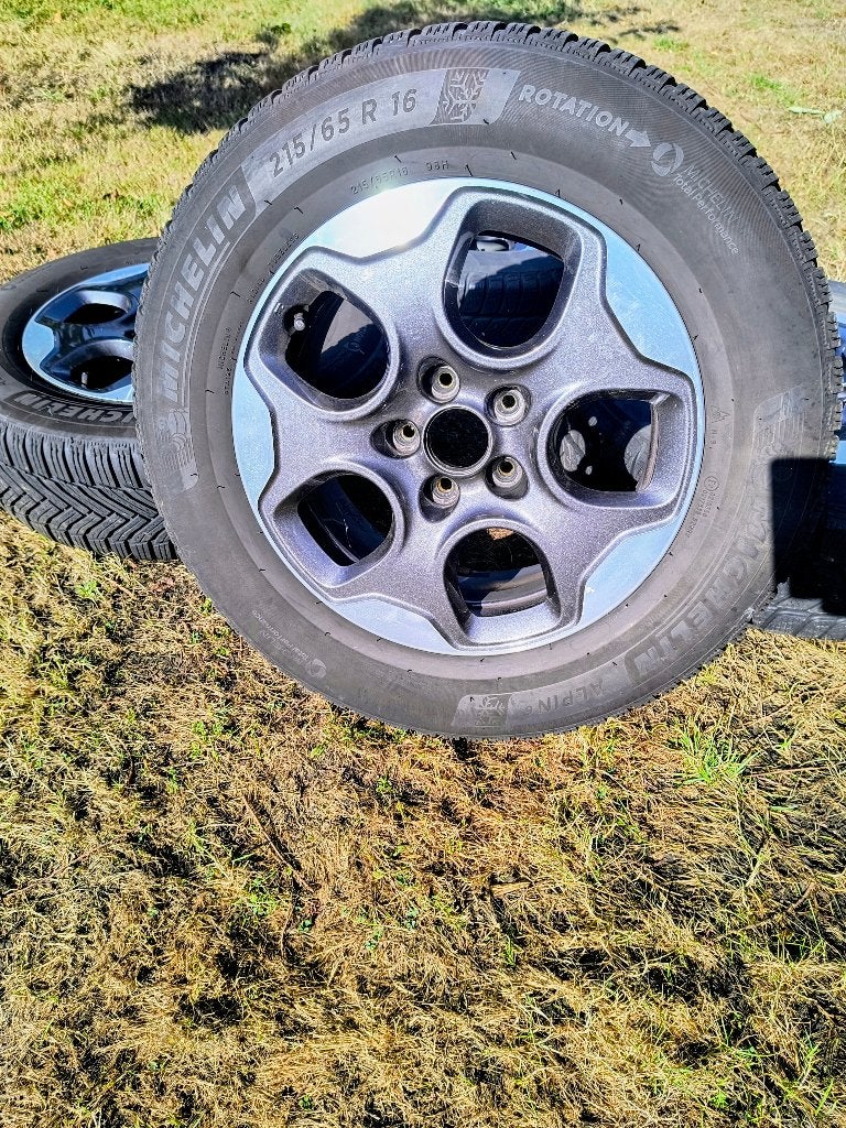 pneus d'hiver sur jante en métal léger Jeep Renegade, 16 pouces, Véhicule de tourisme, Enlèvement, Utilisé