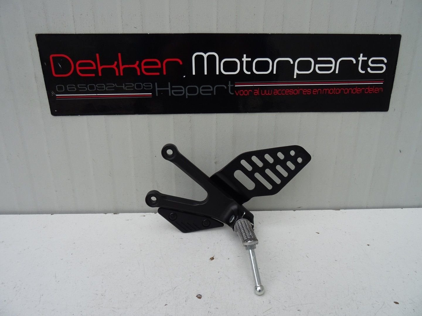 Linker Schetsplaat / Voetsteun links Yamaha YZF R6 2017-2024, Motoren, -, -, Nieuw, Ophalen of Verzenden