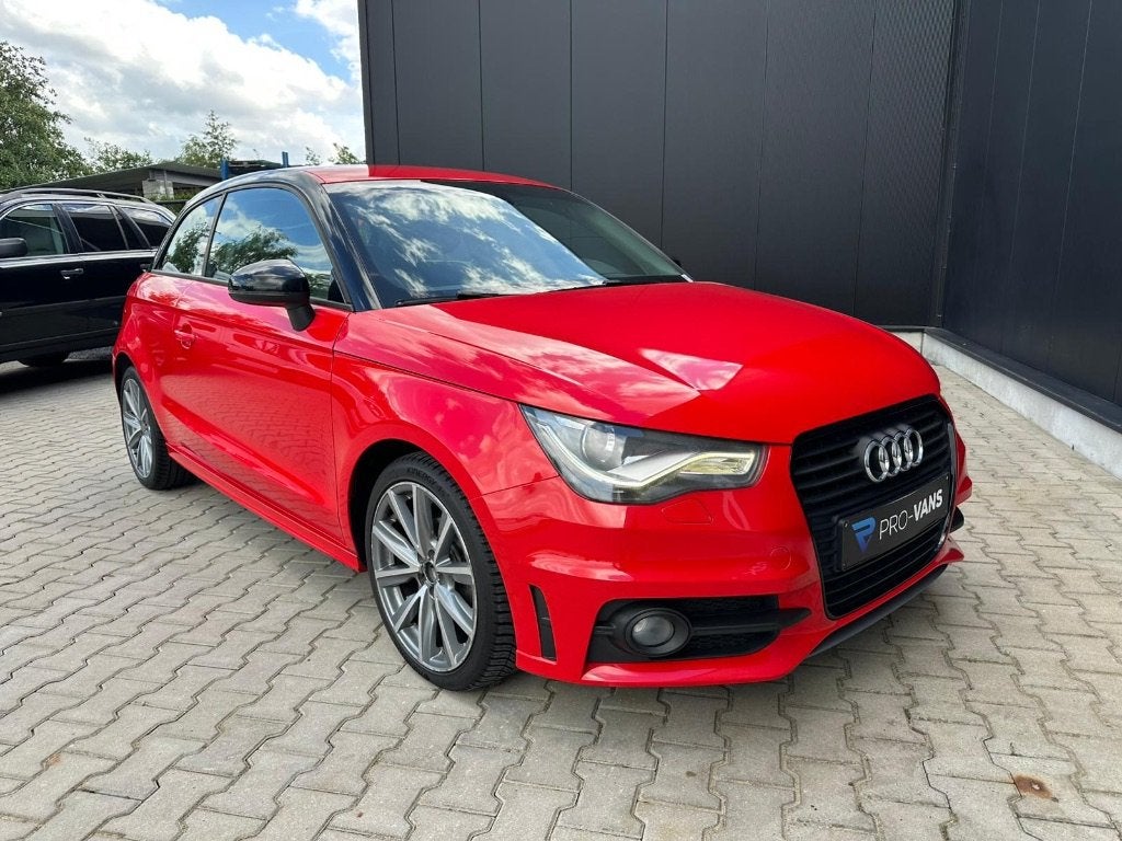 Audi A1 S line 1.6 TDI Airco|LED|Navi|Stoelver|Bluetooth|BTW, Auto's, Stof, A1, Zwart, 4 cilinders