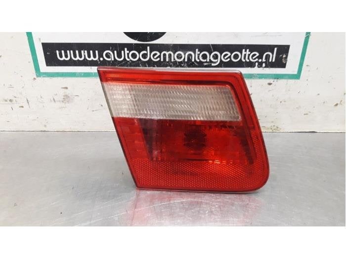 Feu arrière gauche d'un BMW 3-Serie (3-Serie 98-), -, 3 mois de garantie, Utilisé, -