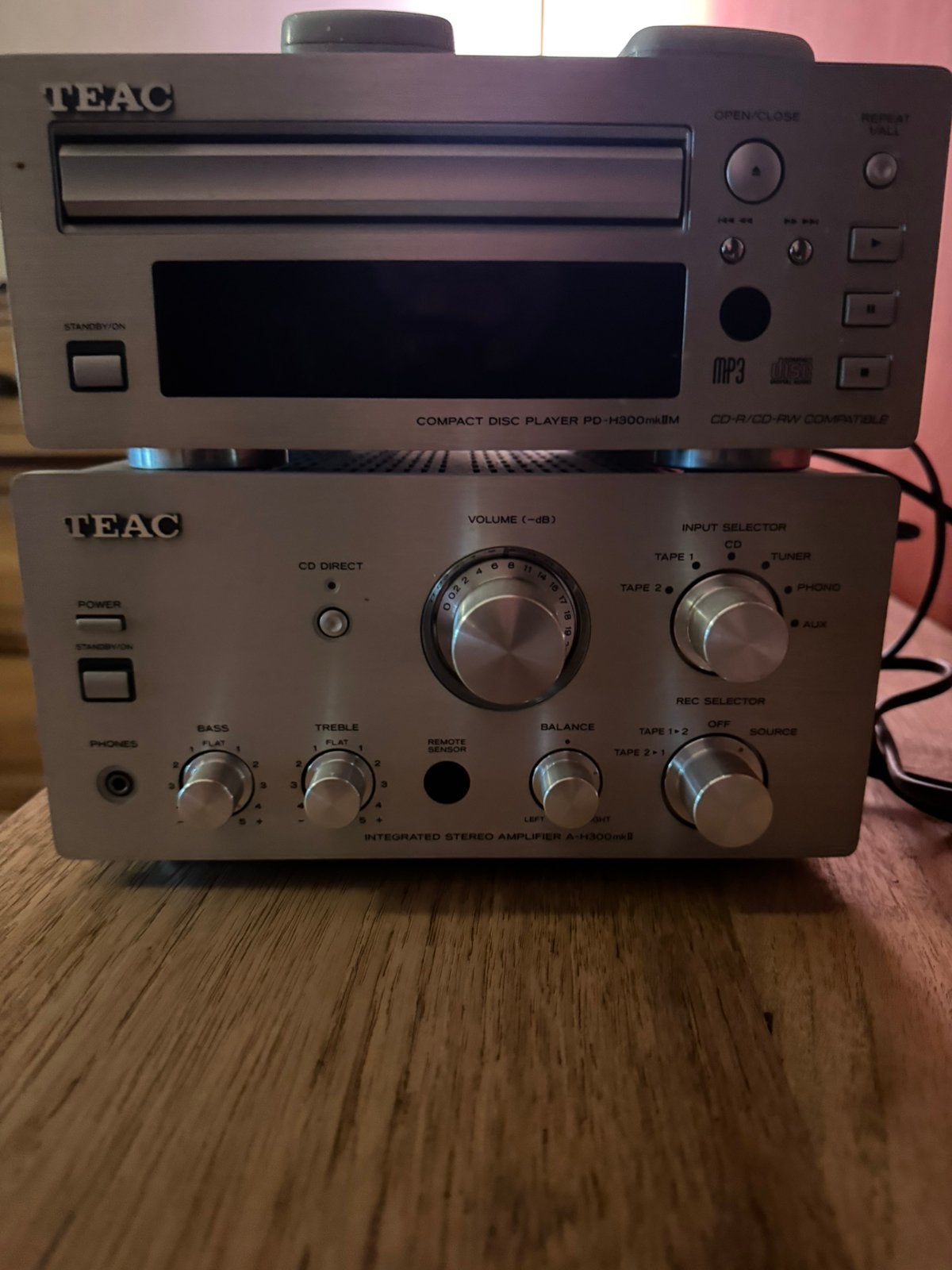 TEAC versterker & CD-speler, Audio, Tv en Foto, Ophalen, Zo goed als nieuw, Cd-speler