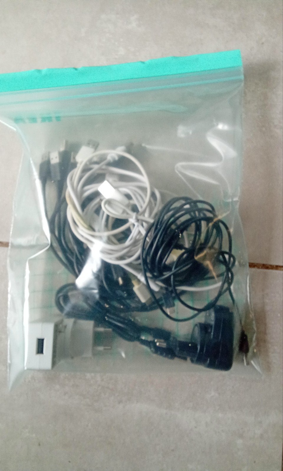 Set kabels en USB-laders, Ophalen