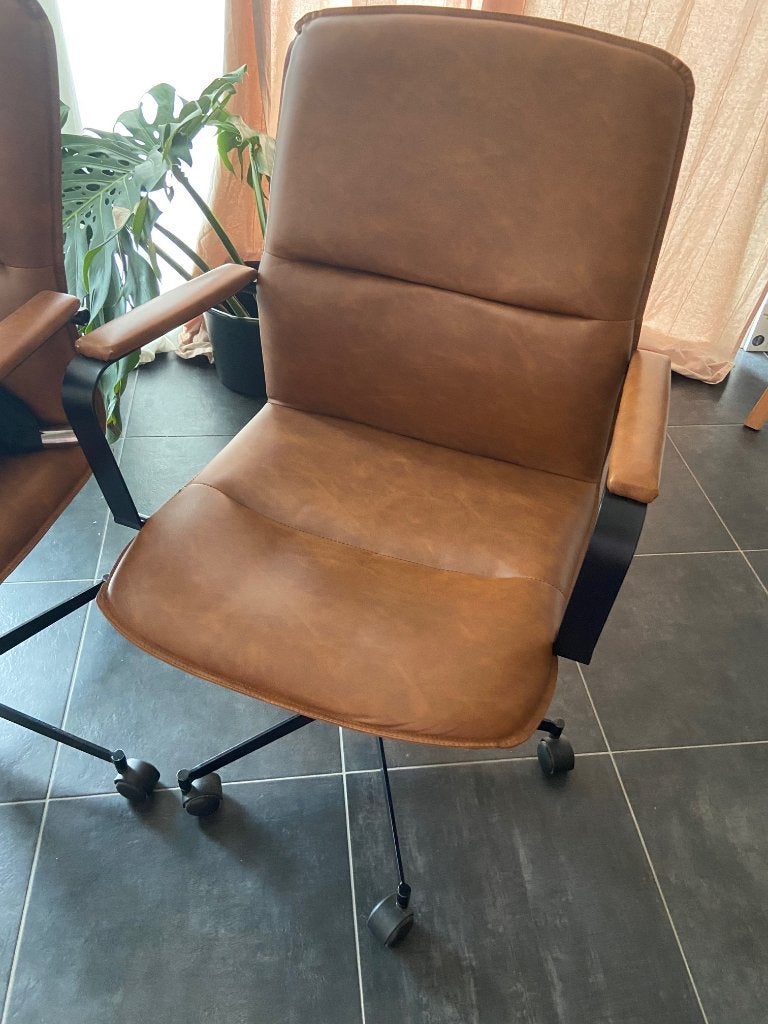 Comfortabele bureaustoel in bruin kunstleer, Huis en Inrichting, Ophalen, Gebruikt, Bruin, Bureaustoel