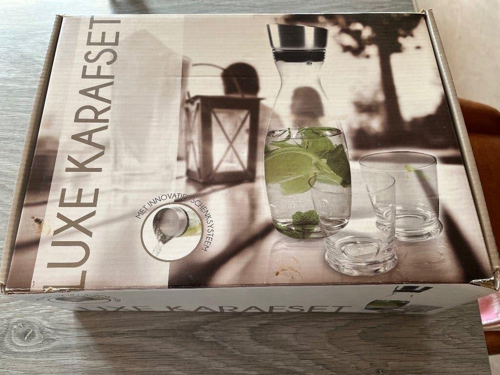 Carafe avec 2 verres, Antiquités & Art, Antiquités | Verre & Cristal, Enlèvement ou Envoi