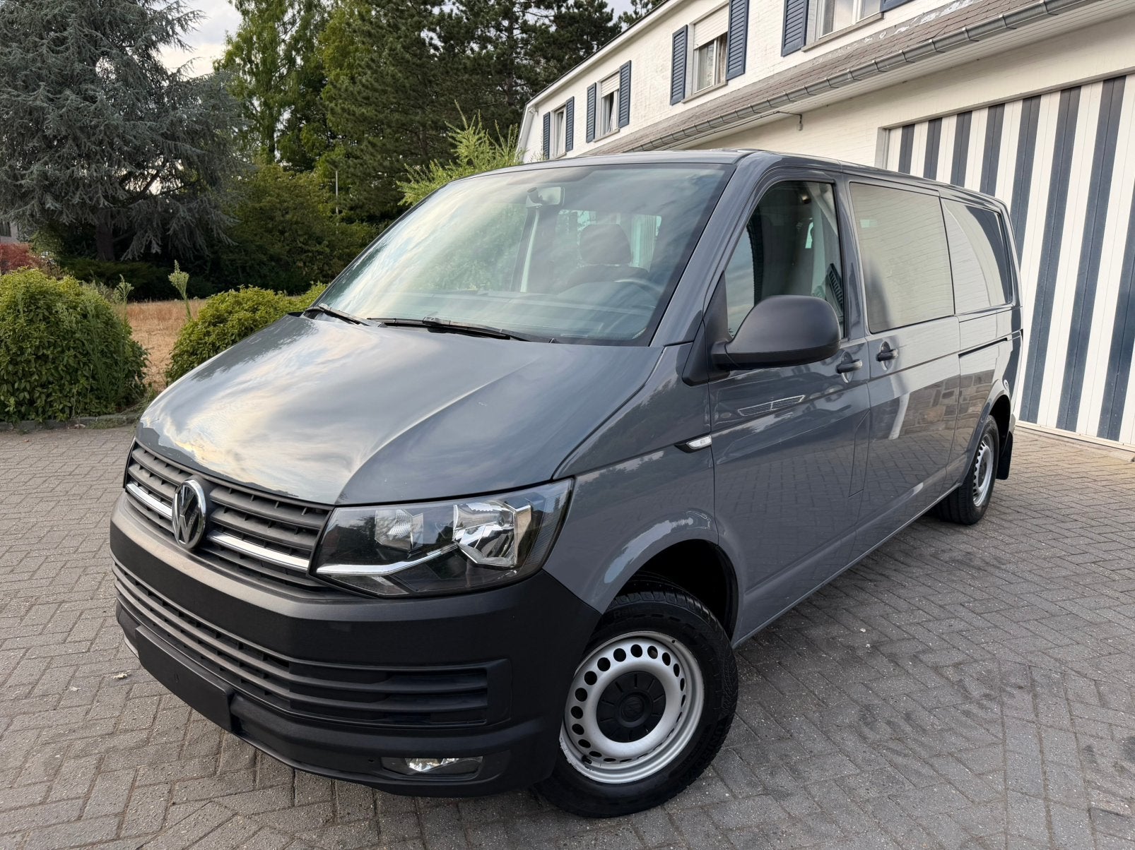 Volkswagen Transporter T6 - Lange Versie(L2H1) - Nieuwstaat!, Zwart, 4 cilinders, Bedrijf, 5 deurs