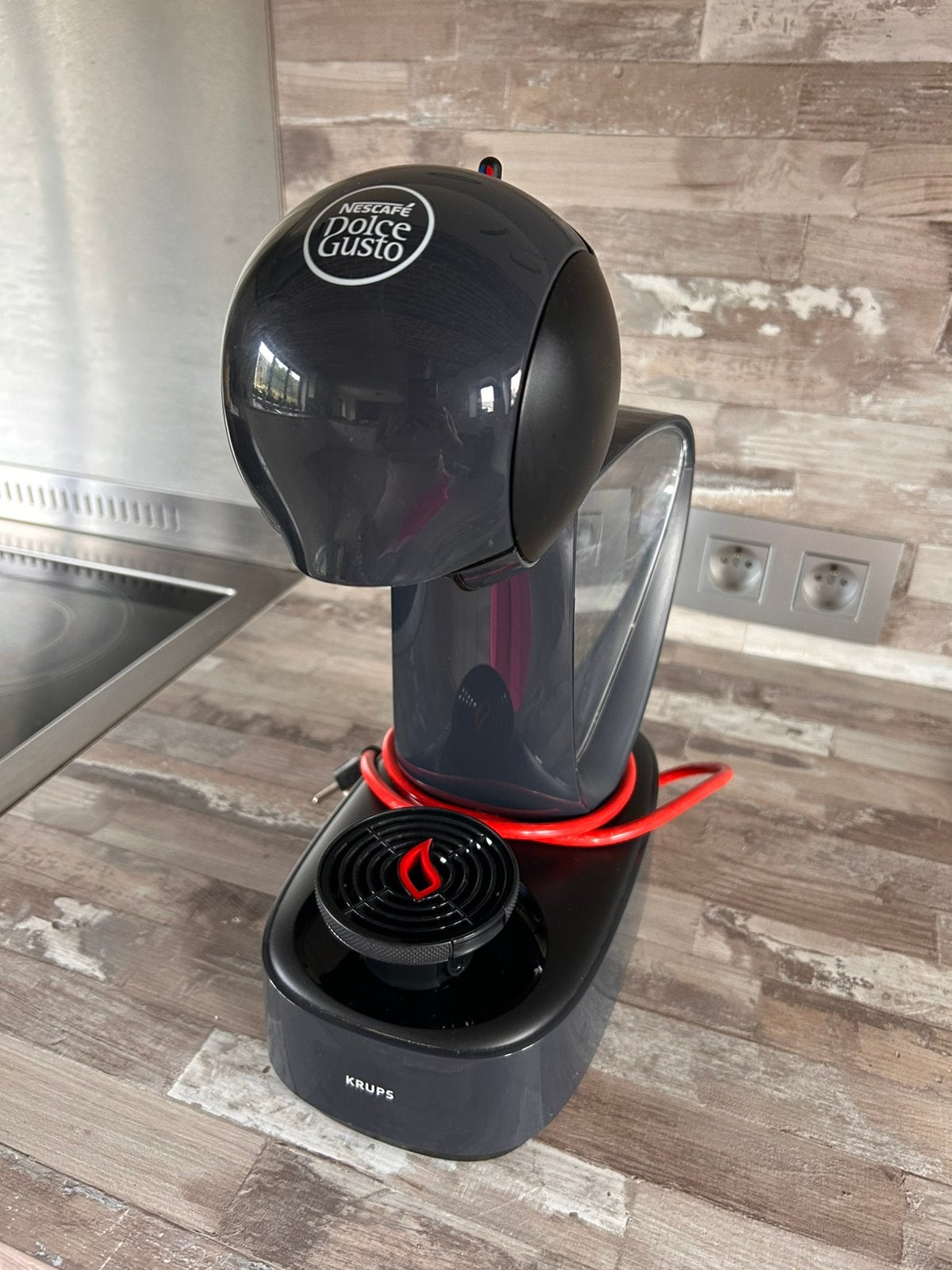 Dolce Gusto Nescafé, Réservoir d'eau amovible, Dosettes et capsules de café, Comme neuf, Enlèvement
