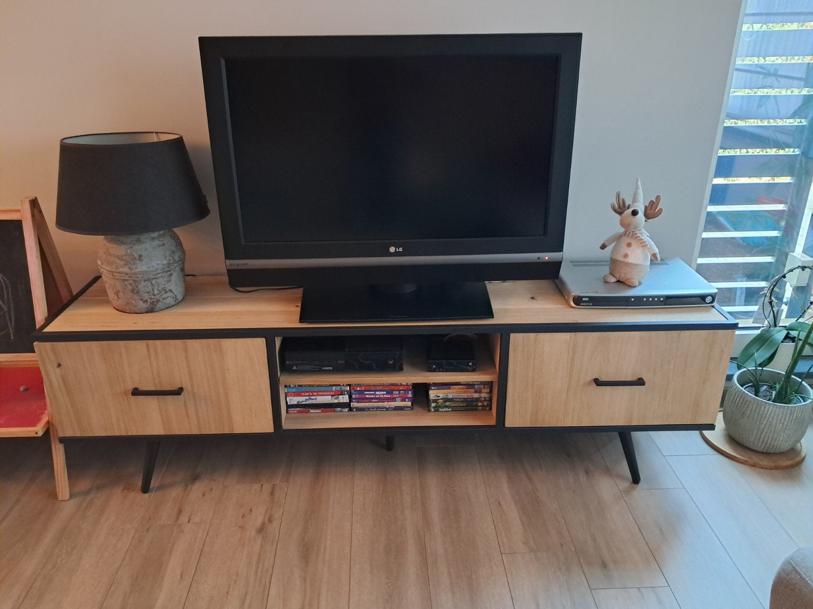 Xooon kinna  tv-meubel + salontafel, Huis en Inrichting, Ophalen