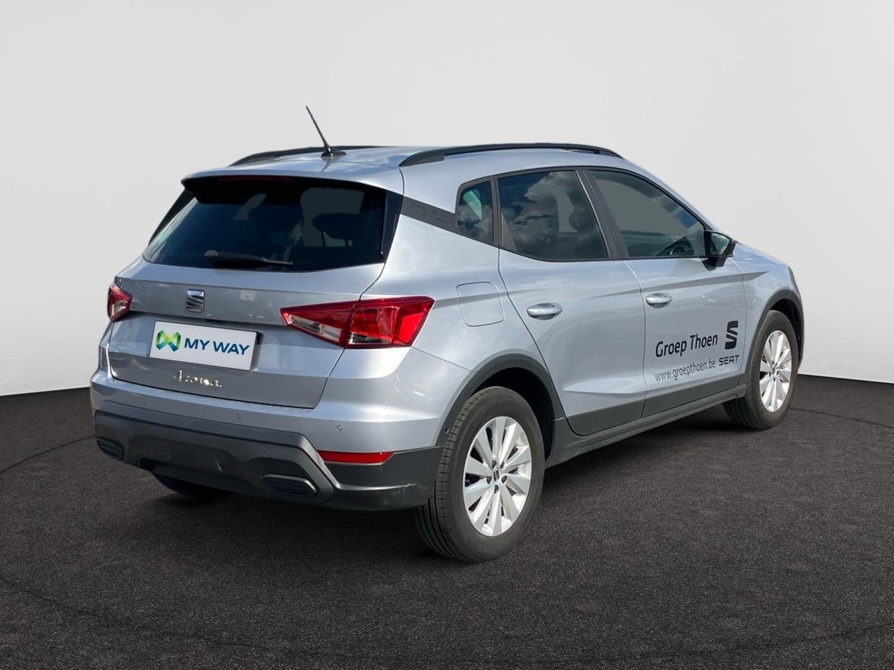 Seat Arona 1.0 TSI 95pk 6v Move! Navi / keyless / camera / v, Auto's, 121 g/km, Handgeschakeld, SUV of Terreinwagen, Zilver of Grijs