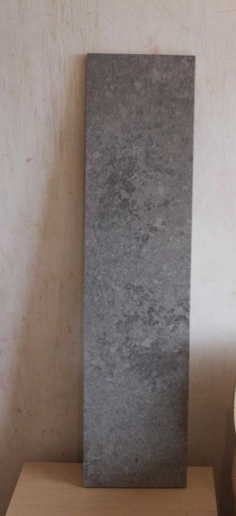 1 marbre gris NEUF mesure 101cm x24,5, Pierre ou Argile, Enlèvement, Autres types, 10 à 30 cm