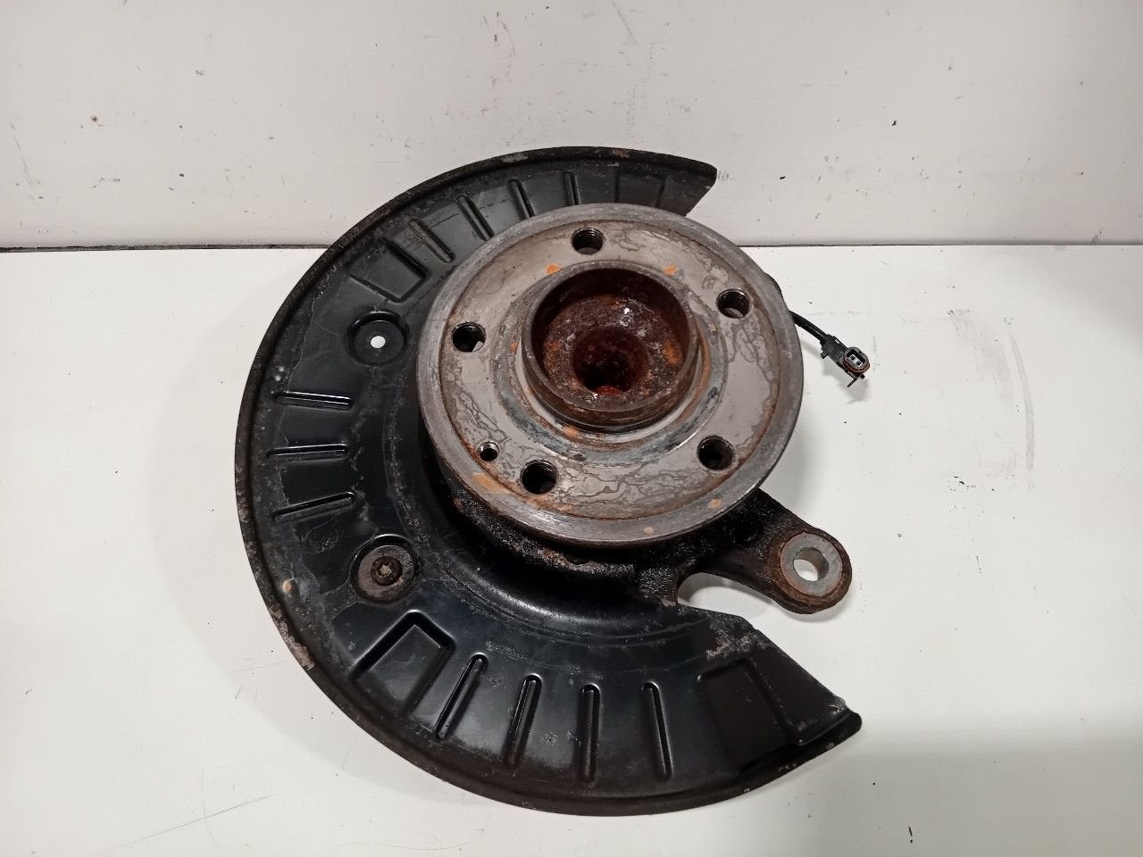 Wielnaaf links voor Mercedes-Benz Vito, Onderdelen@venauto.nl, Van der Ven Autorecycling B.V., Ettenseweg 76, 4706 PB Roosendaal, The Netherlands