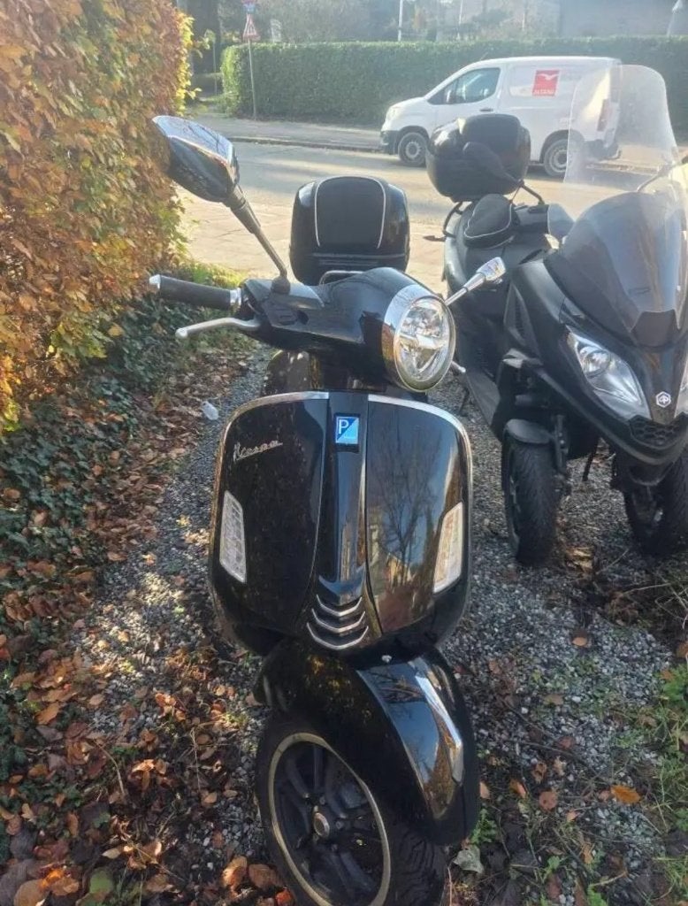 Vespa gts 125 sport 2023, Motoren, Gebruikt, ABS, Sport, Particulier