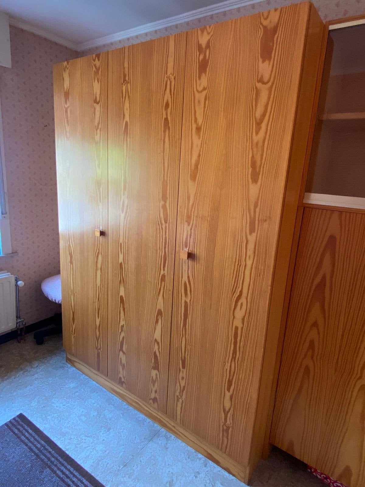 Kleerkast 3-deurs in eikhout, Huis en Inrichting, Kasten | Kleerkasten, Ophalen, Met deur(en), Gebruikt, 100 tot 150 cm