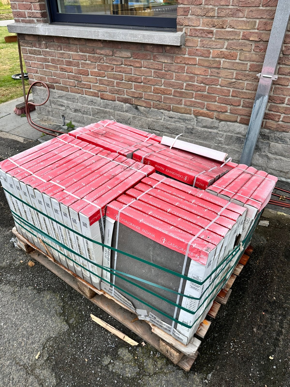 Grijze tegels, Ophalen, Nieuw