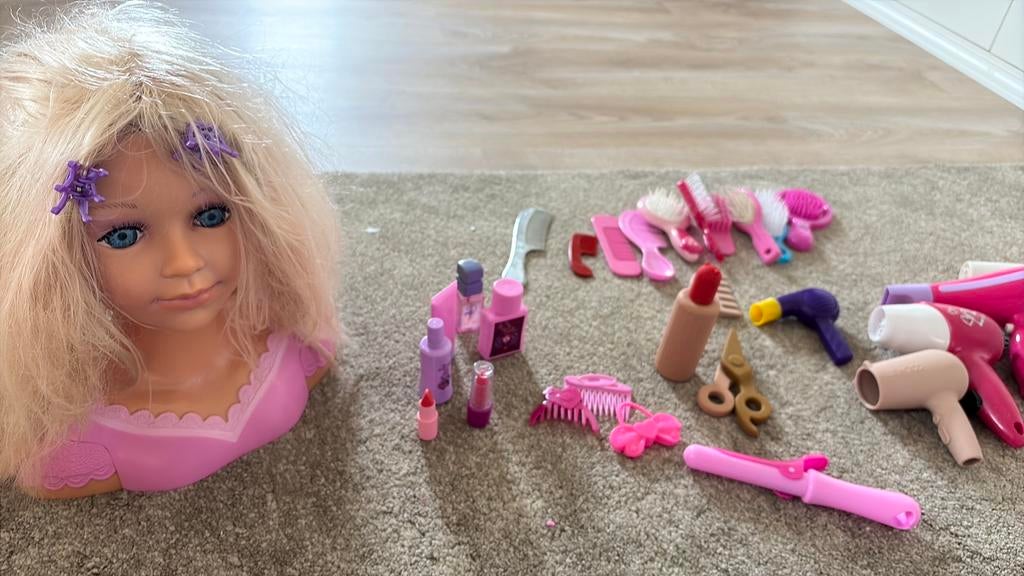 Make up pop met accessoires, Kinderen en Baby's, Ophalen, Zo goed als nieuw