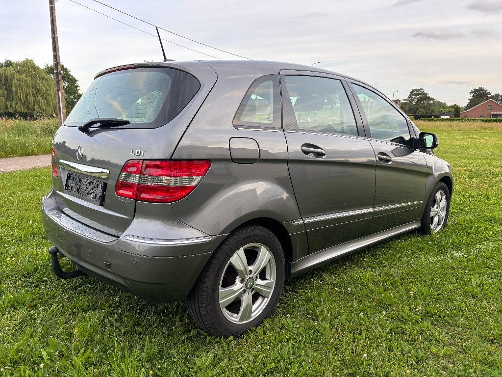 Mercedes B180CDI 1ste eigenaar AIRCO, PDC, GPS, Auto's, Voorwielaandrijving, Testrit aan huis, Parkeersensor, Zwart