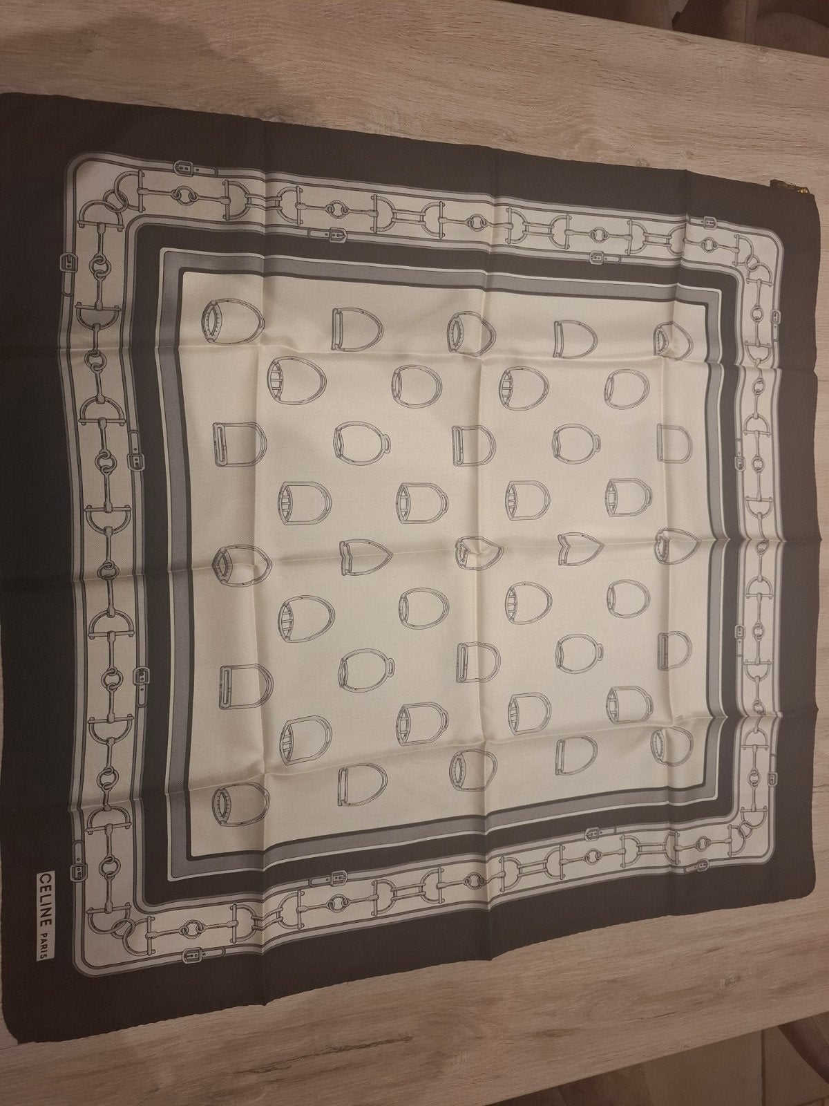 Zijde sjaal/silc scarf Celine, Ophalen, Sjaal