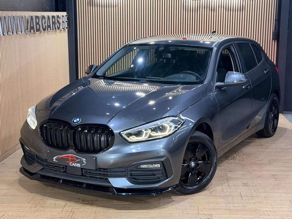 BMW 1 Serie 118 i * GARANTIE 12 MOIS * LOOK M SPORT * 1ER PR, 100 kW, Gebruikt, 136 pk, https://public.car-pass.be/vhr/274bb6fe-0475-4946-9e9c-17b337a612b1