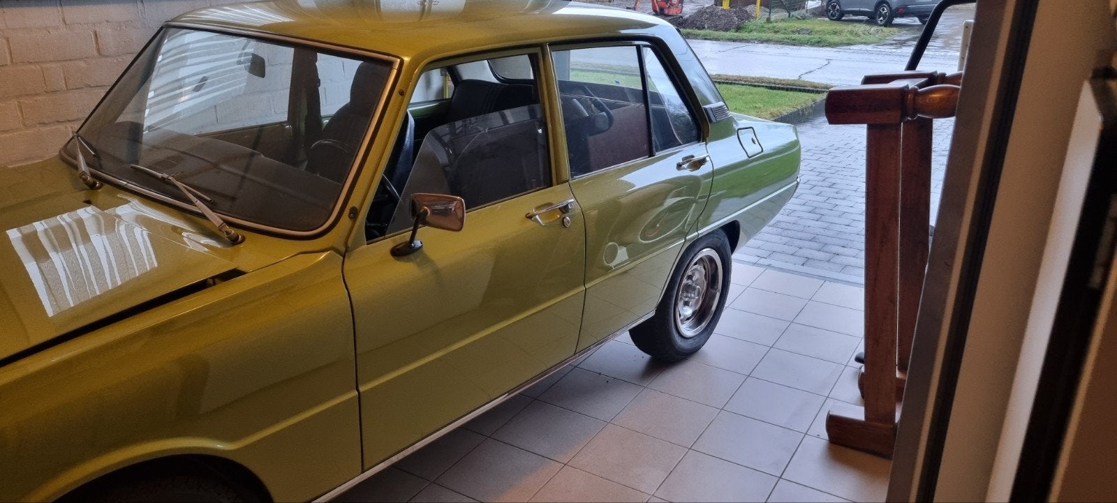 Mazda 1000 1977 oldtimer, foto 5