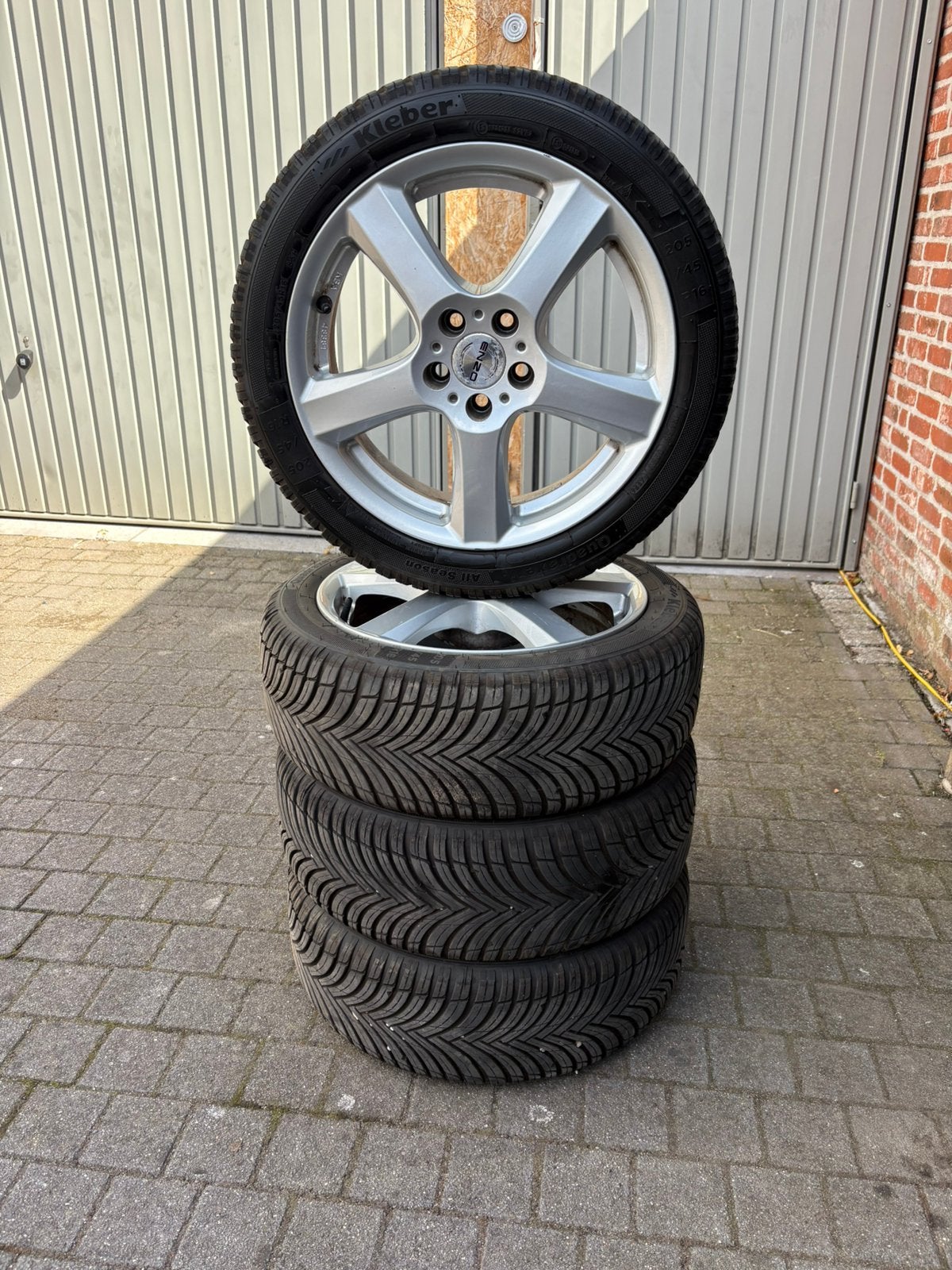 Jantes Enzo avec pneus 4 saisons neufs, Autos : Pièces & Accessoires, Enlèvement, Pneu(s)