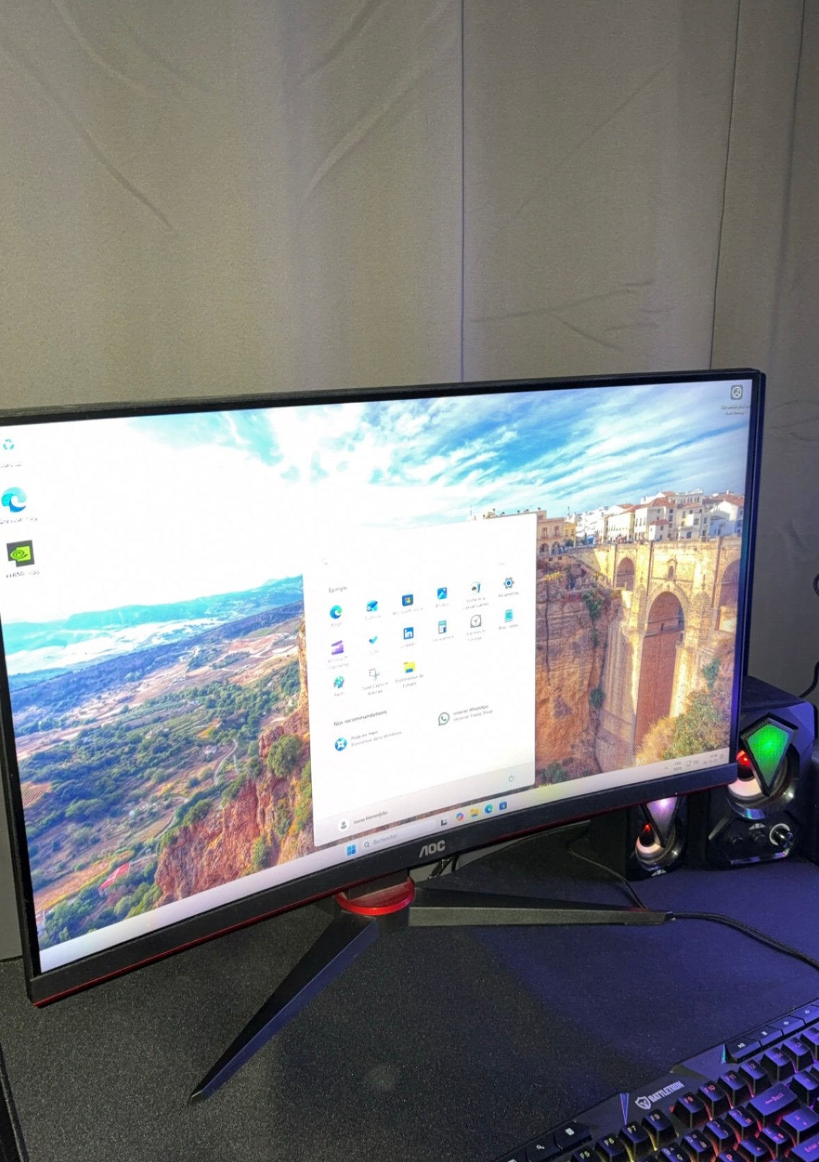 Aoc ecran gaming 27 pouces incurver 240hz 0,5ms, Gaming, HD, VA, Comme neuf