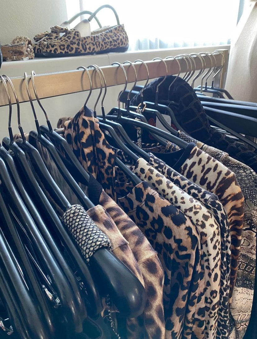 TE KOOP : TE KLEINE DURE MERKKLEDIJ Mt 36/38/40, Kleding | Dames, Ophalen of Verzenden, Nieuw