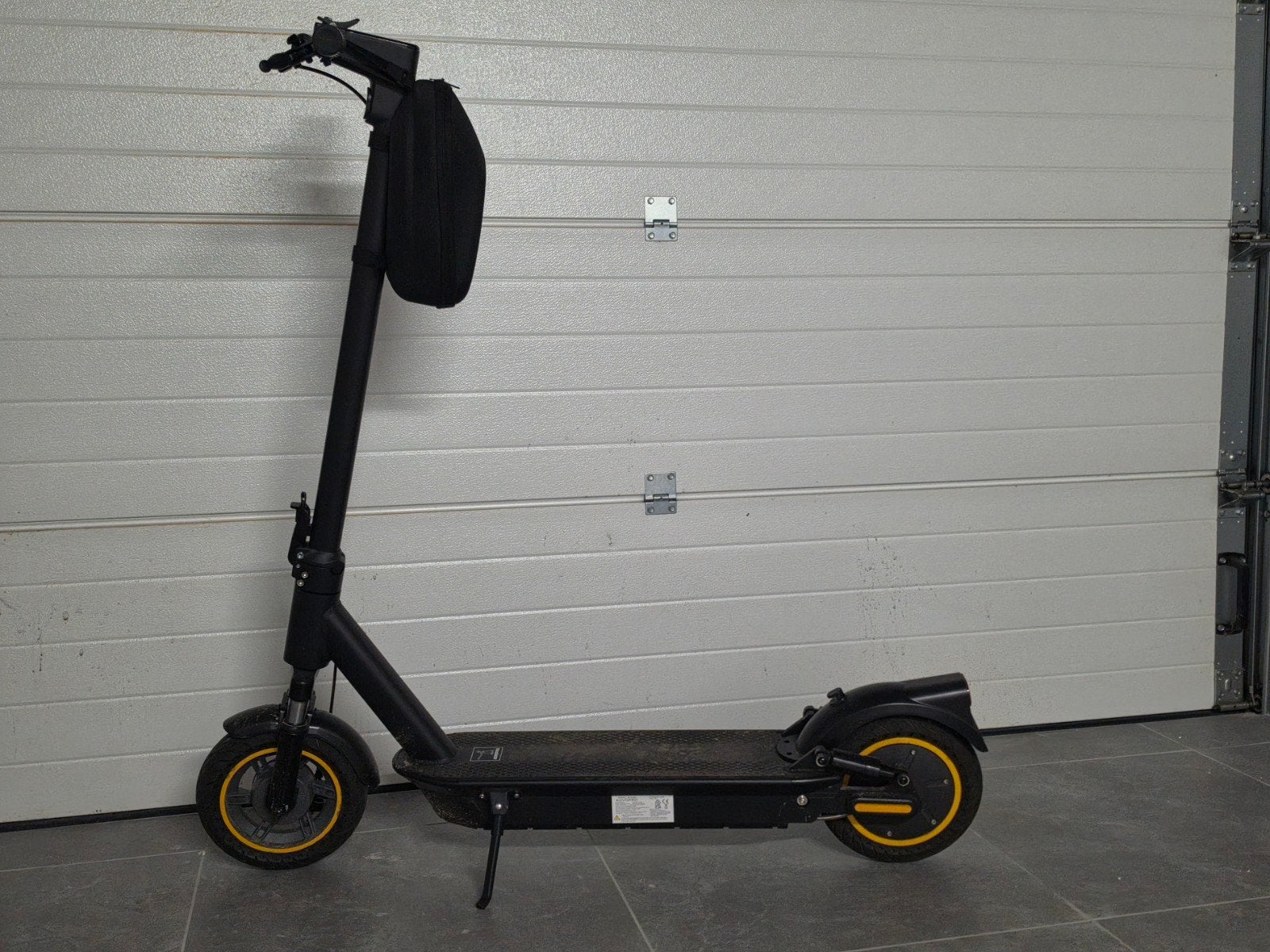 E-Step  E-Scooter perfecte staat max speed 35km/h, Fietsen en Brommers, Ophalen
