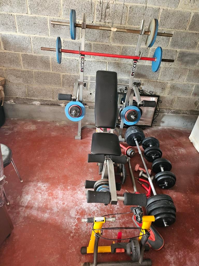 Complete halterbank met +- 200kg aan verschillende gewichten, Sport en Fitness