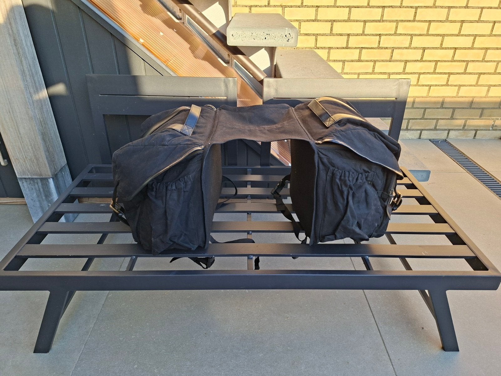 Royal Enfield Classic saddle bags, Tuin en Terras, Tuinbanken, Ophalen, Zo goed als nieuw, Overige materialen