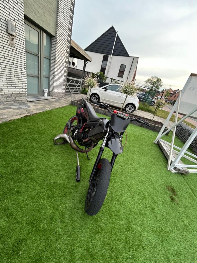 Derbi senda xtreme sm 77cc, Fietsen en Brommers, Ophalen, 6 versnellingen, Gebruikt, Klasse B (45 km/u)
