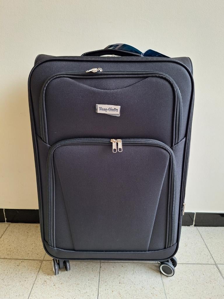 Valise moyenne noire neuve, Enlèvement, Neuf, Autres matériaux, Roulettes