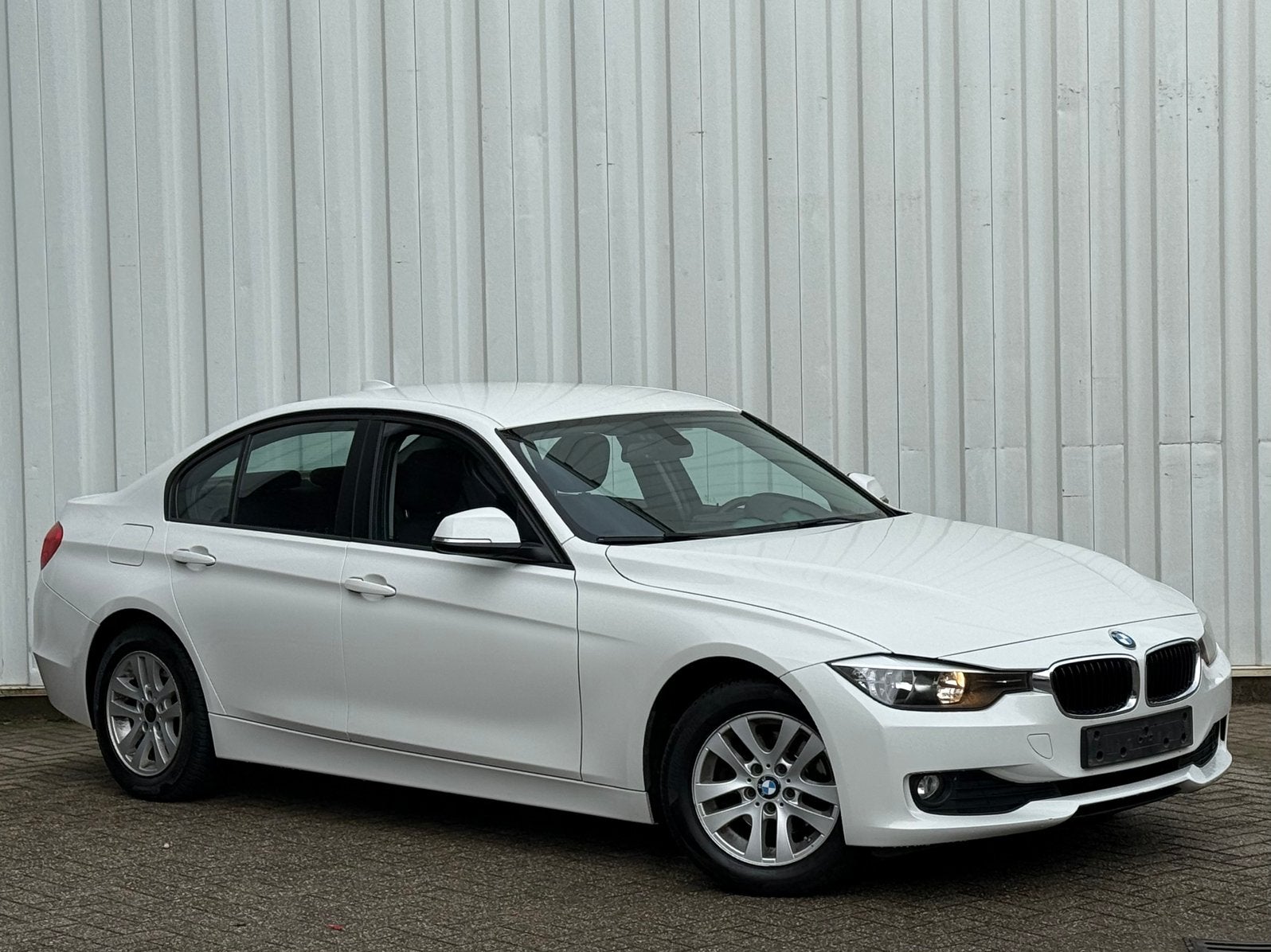 - BMW 316I F30 - 117000 km - Automatique - Clima - BJ 2014 -, Autos, Achat, Euro 6, Entreprise, Noir