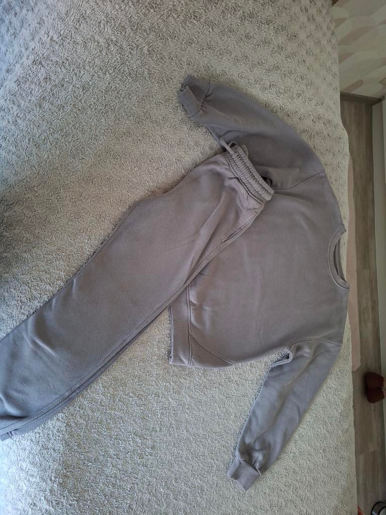 Ensemble jogging 146cm, Enlèvement