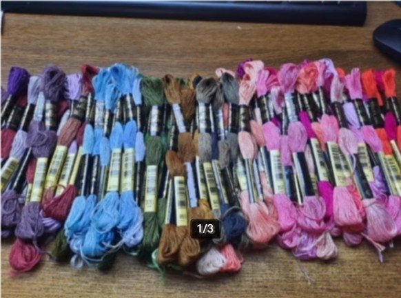 Lot de fils à broder DMC Moulinée 6 fils -, Enlèvement ou Envoi, Neuf, Broderies à la main, Fil à broder ou Soie
