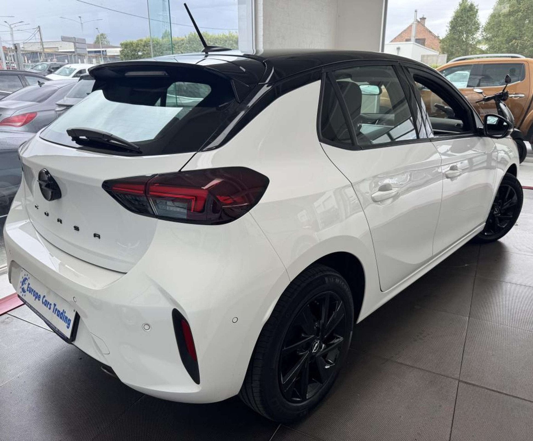 Opel Corsa GS 100CH CARPLAY CAMÉRA DISTRIBUTION OK GAR 12M, Auto's, Opel, Stof, Gebruikt, Zwart, 1199 cc