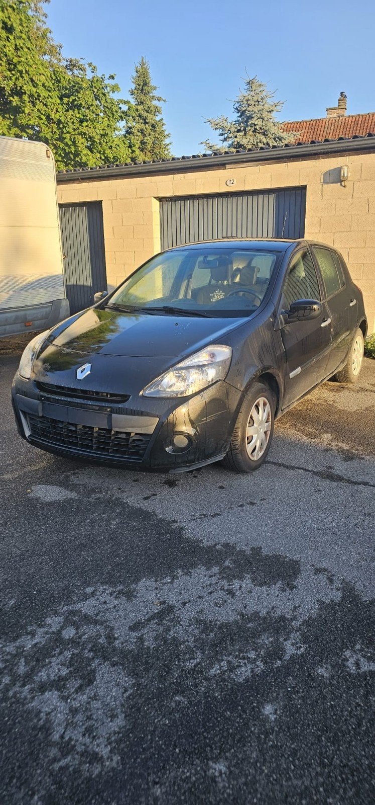 Renault Clio essence, Euro 5, Achat, Boîte manuelle, Entretenue par le concessionnaire