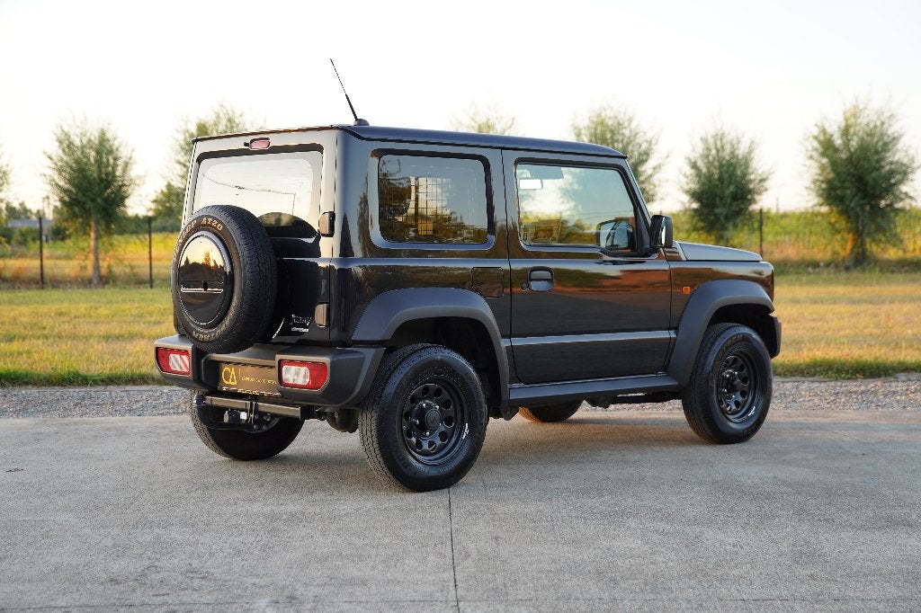 SUZUKI JIMNY 4x4 / ZETELVERWARMING / TREKHAAK / GARANTIE, Dealer onderhouden, Zwart, Handgeschakeld, Vierwielaandrijving