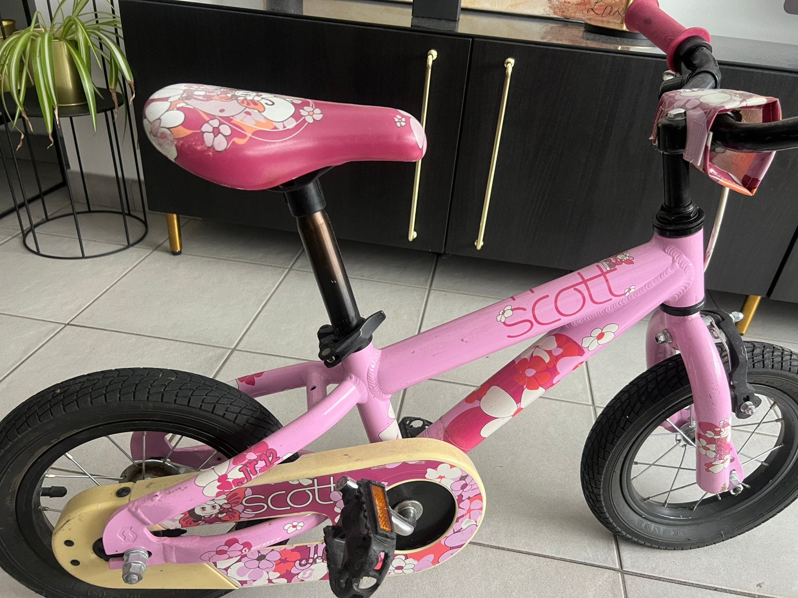 Petit vélo enfant Scott rose – 12”, Vélos & Vélomoteurs, Enlèvement, Utilisé, Moins de 16 pouces
