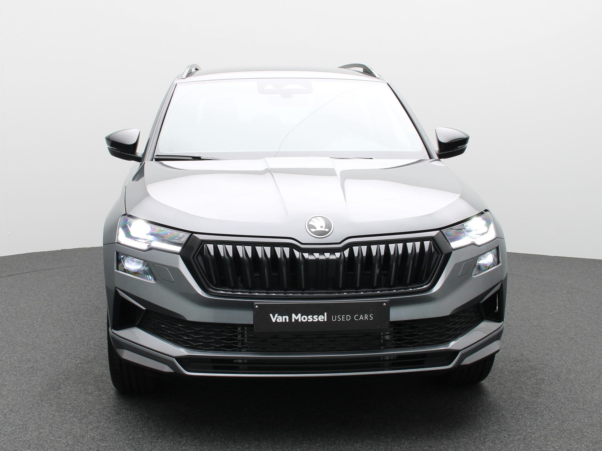Skoda Karoq 1.5 TSI 110kW DSG7 Sportline, Stof, 110 kW, 4 cilinders, Elektrische koffer