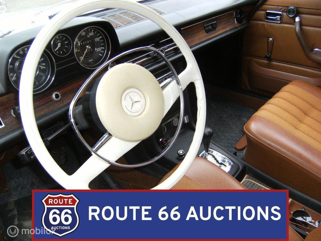 Mercedes-Benz 230 | 1972 | Route 66 Auctions, Auto's, Oldtimers, Zwart, Mercedes-Benz, Bedrijf, Handgeschakeld