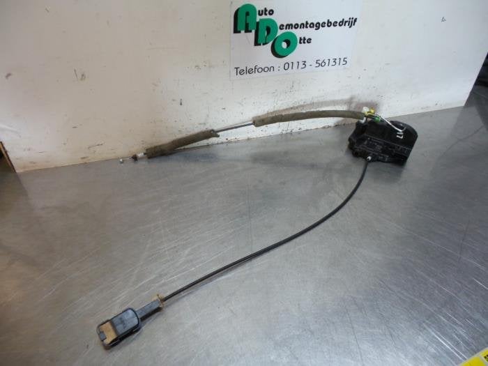 Serrure portière mécanique 2portes gauche d'un Nissan Micr, -, 3 mois de garantie, Utilisé, -