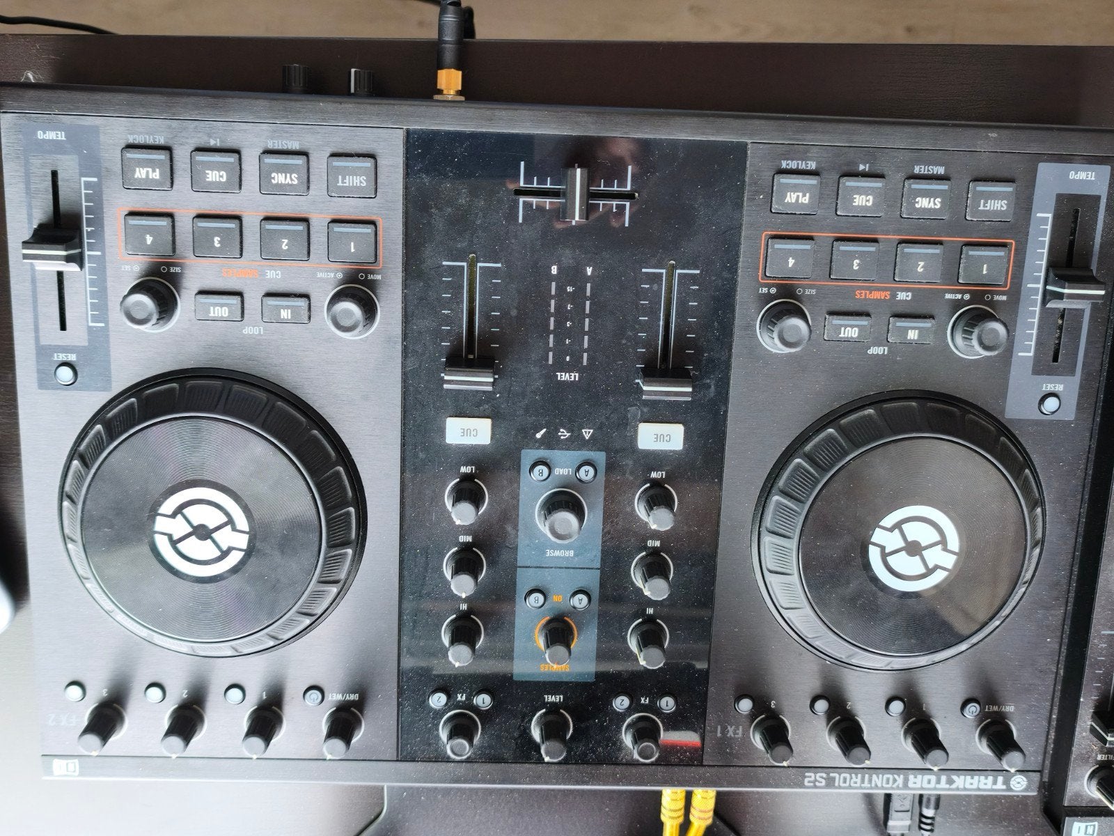 traktor S2 MK1, Musique & Instruments, DJ sets & Platines, Enlèvement ou Envoi, Comme neuf, DJ-Set, Autres marques