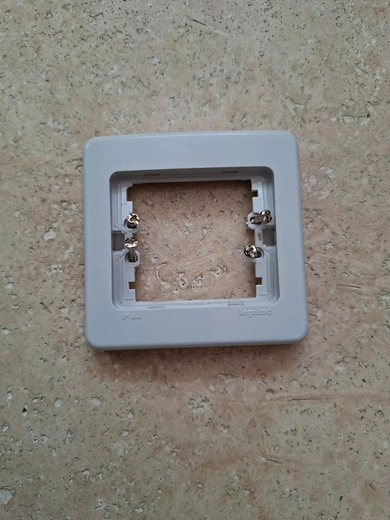 Legrand 85500 - Plaque 1 poste Sagane Plexo grise IP44 IK08, Enlèvement ou Envoi