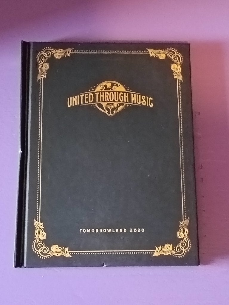 3 cd box: tomorrowland 2020., Boxset, House, Ophalen of Verzenden, Zo goed als nieuw