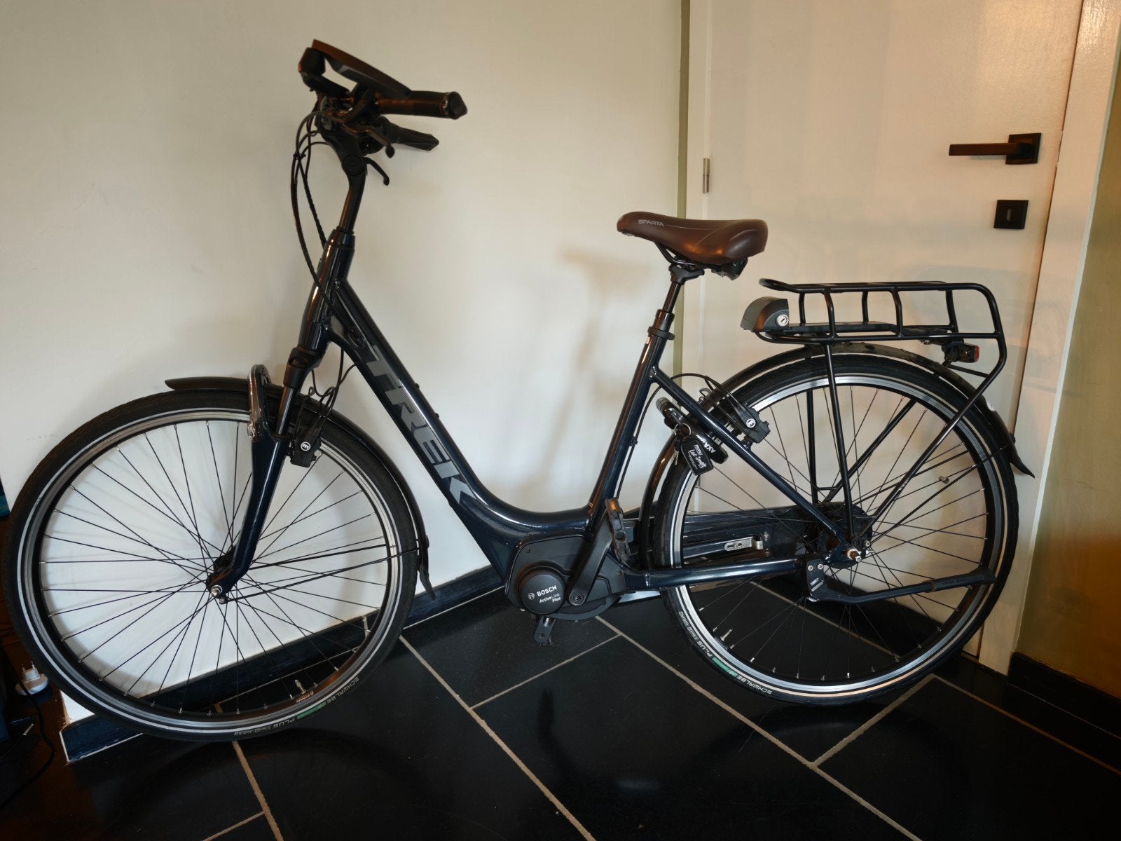 Elektrische fiets TREK District+ 4 maat 27.5"  middenmotor, Vélos & Vélomoteurs, Autres marques, 47 à 51 cm, 50 km par batterie ou plus