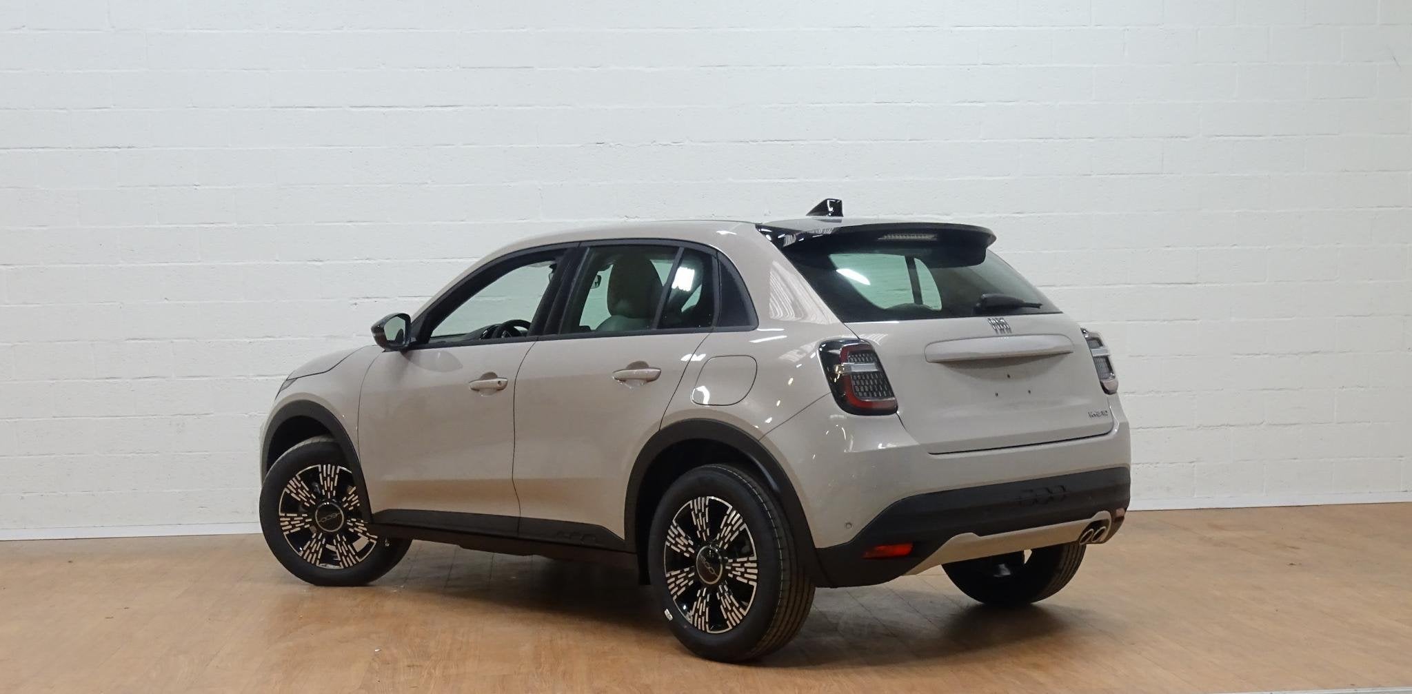 Fiat 600 1.2 Hybrid 145cv DCT Icon ! ACTIEPRIJS !, Auto's, Stof, Overige kleuren, 109 g/km, 620 kg