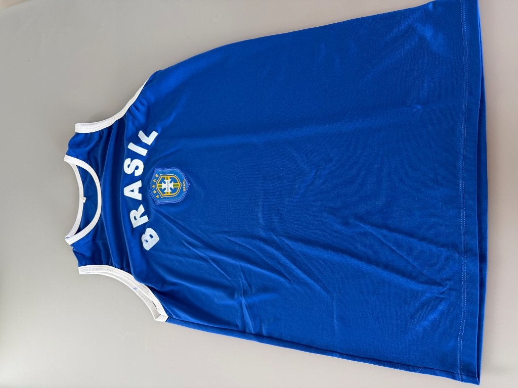 Mouwloze voetbalshirts Brasil, Ophalen of Verzenden, Zo goed als nieuw, Maat 48/50 (M), Geel