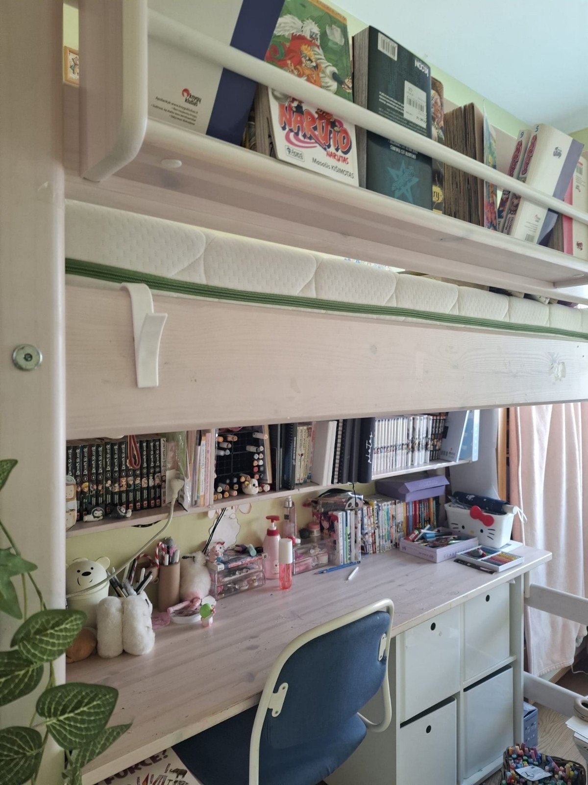 lit surélevé flexa blanc cassé avec table et etageres, Maison & Meubles, 90 cm, Une personne, Enlèvement, Utilisé